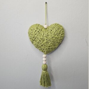 Accroche coeur mural vert olive